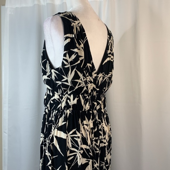Express Black Maxi Dress with White Palm Print- NWT_-S - Picture 9 of 16